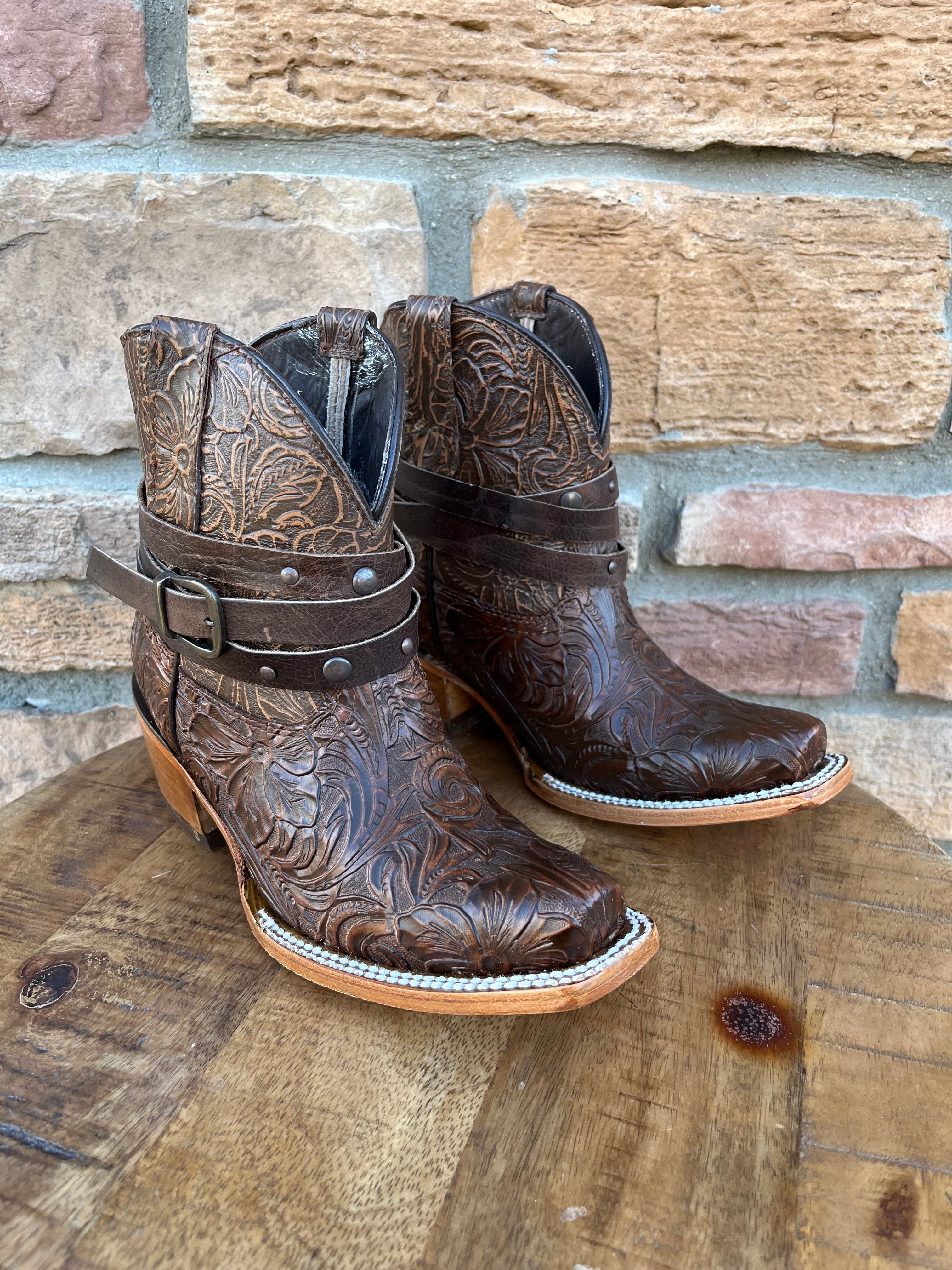 Women's Artillero Brown Chiseled Ankle Boots