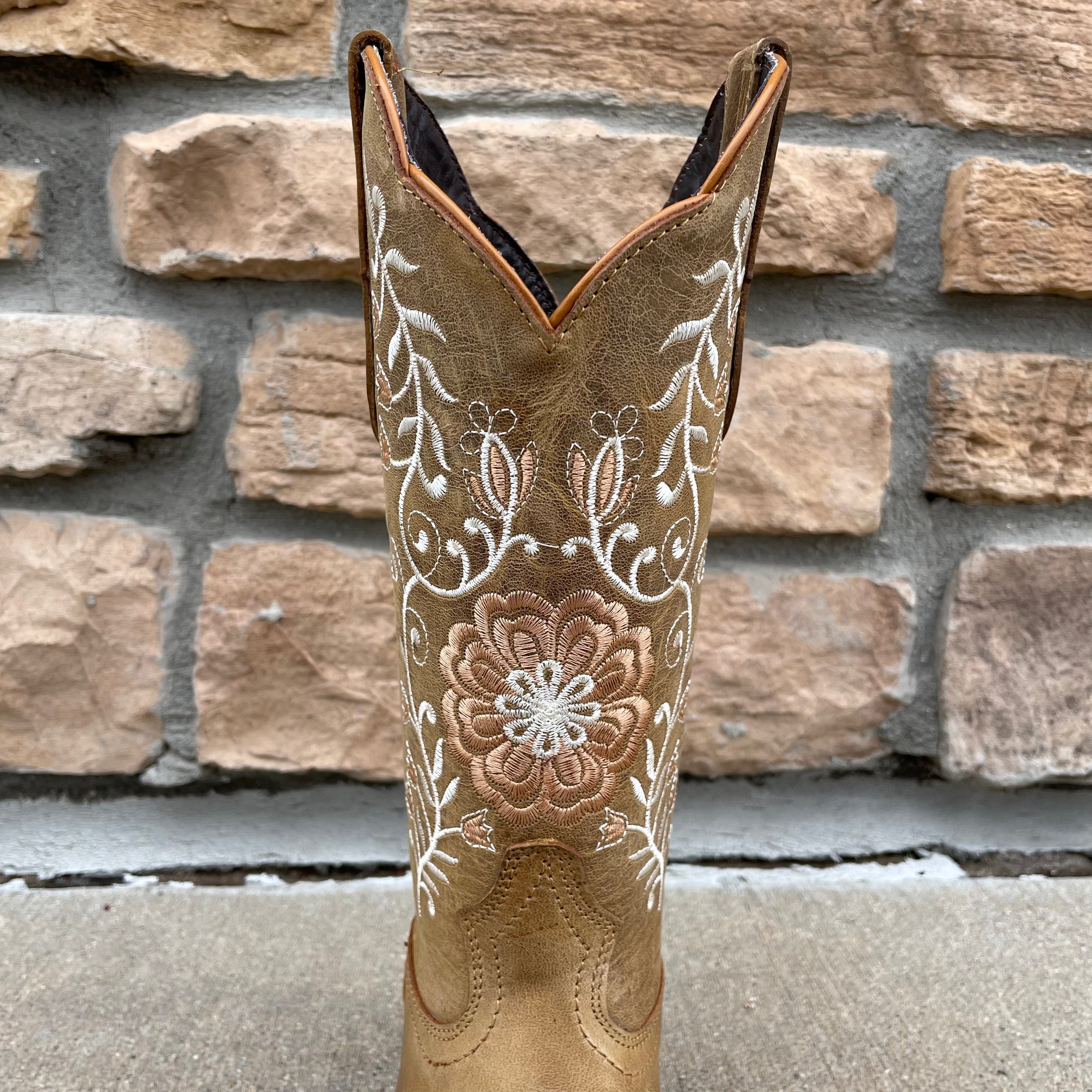 Women's Artillero Flower Embroidered Wide Square Toe Boots