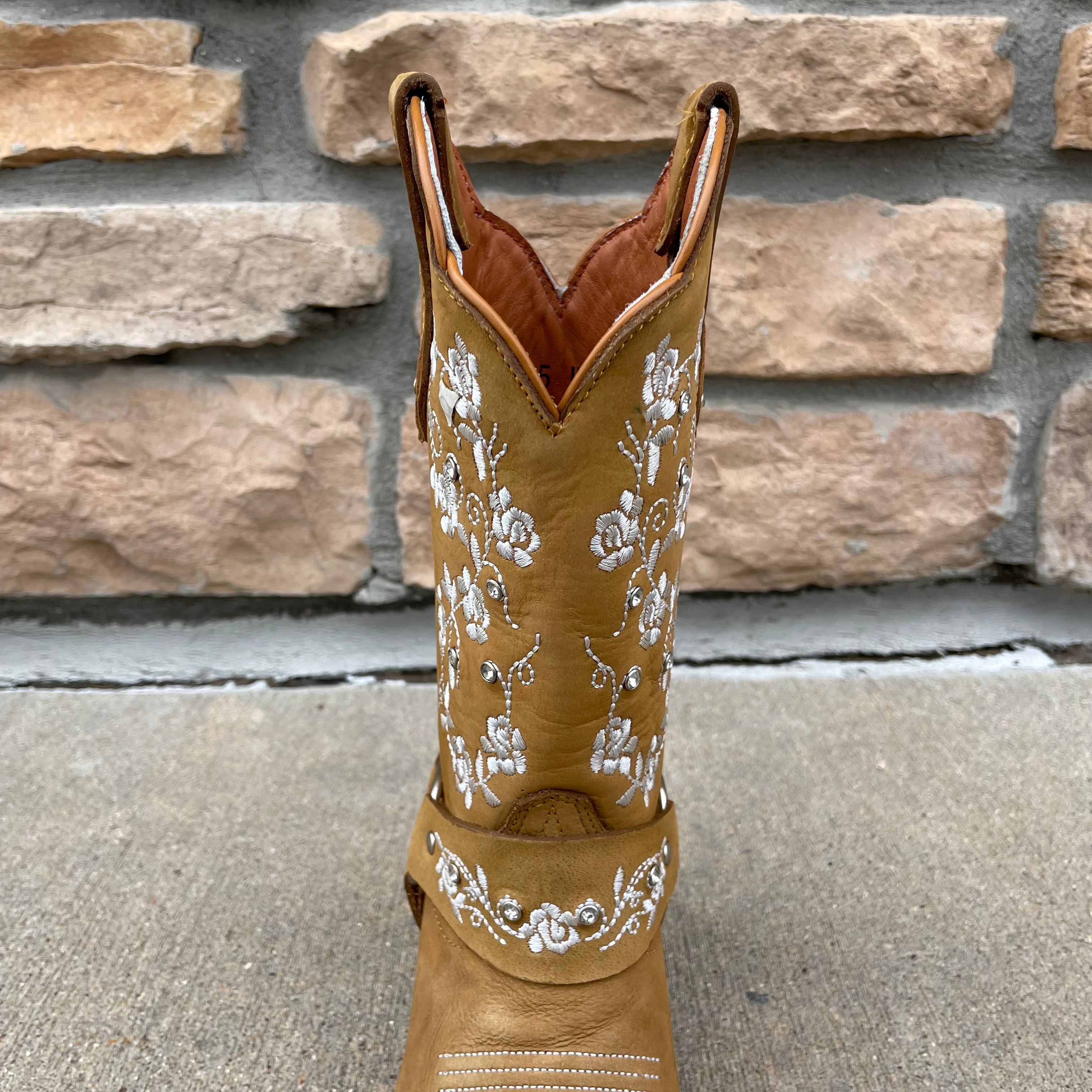 Women's Artillero Flower Embroidered Snip Toe