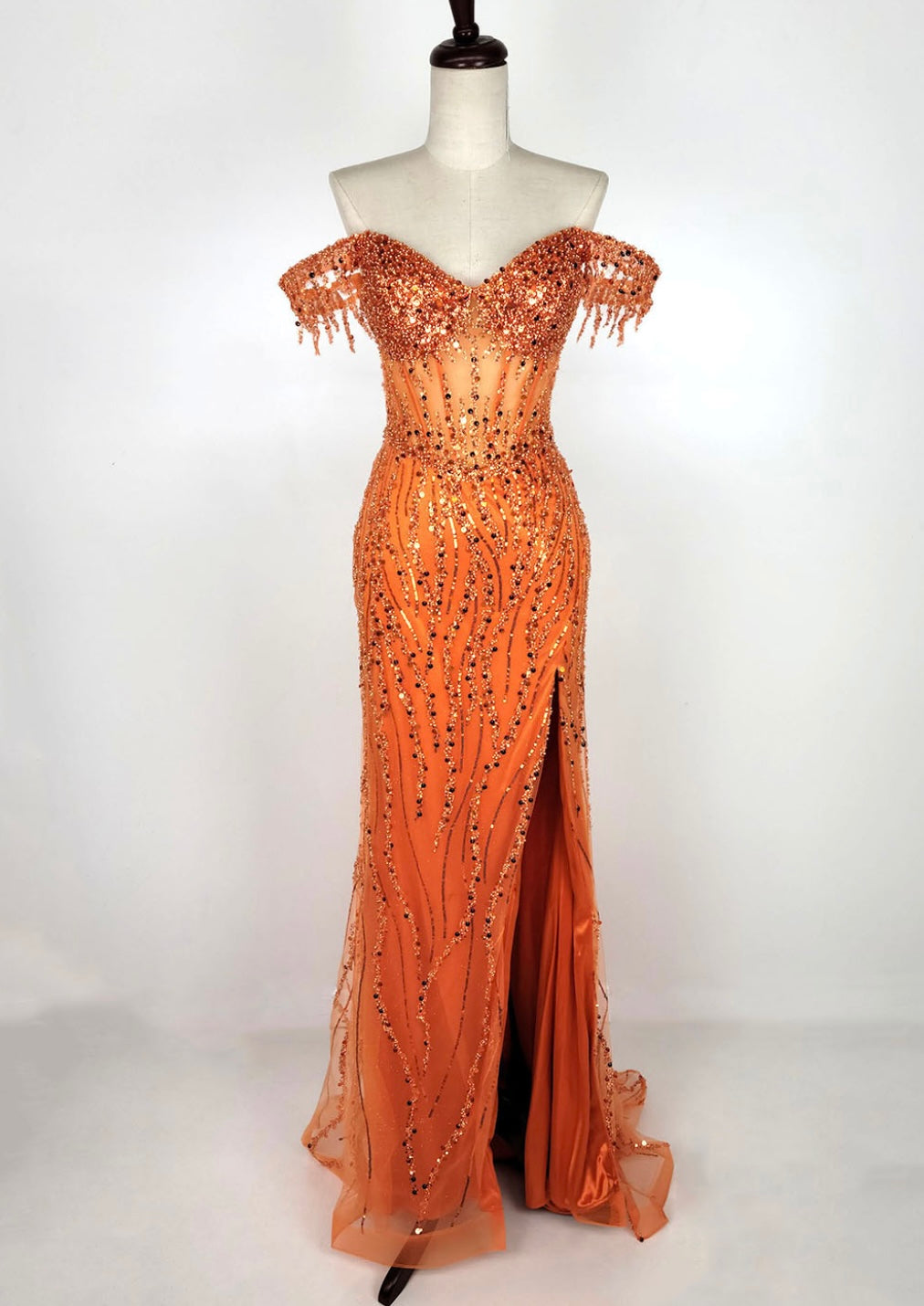 Chicas Evening Gowns C331