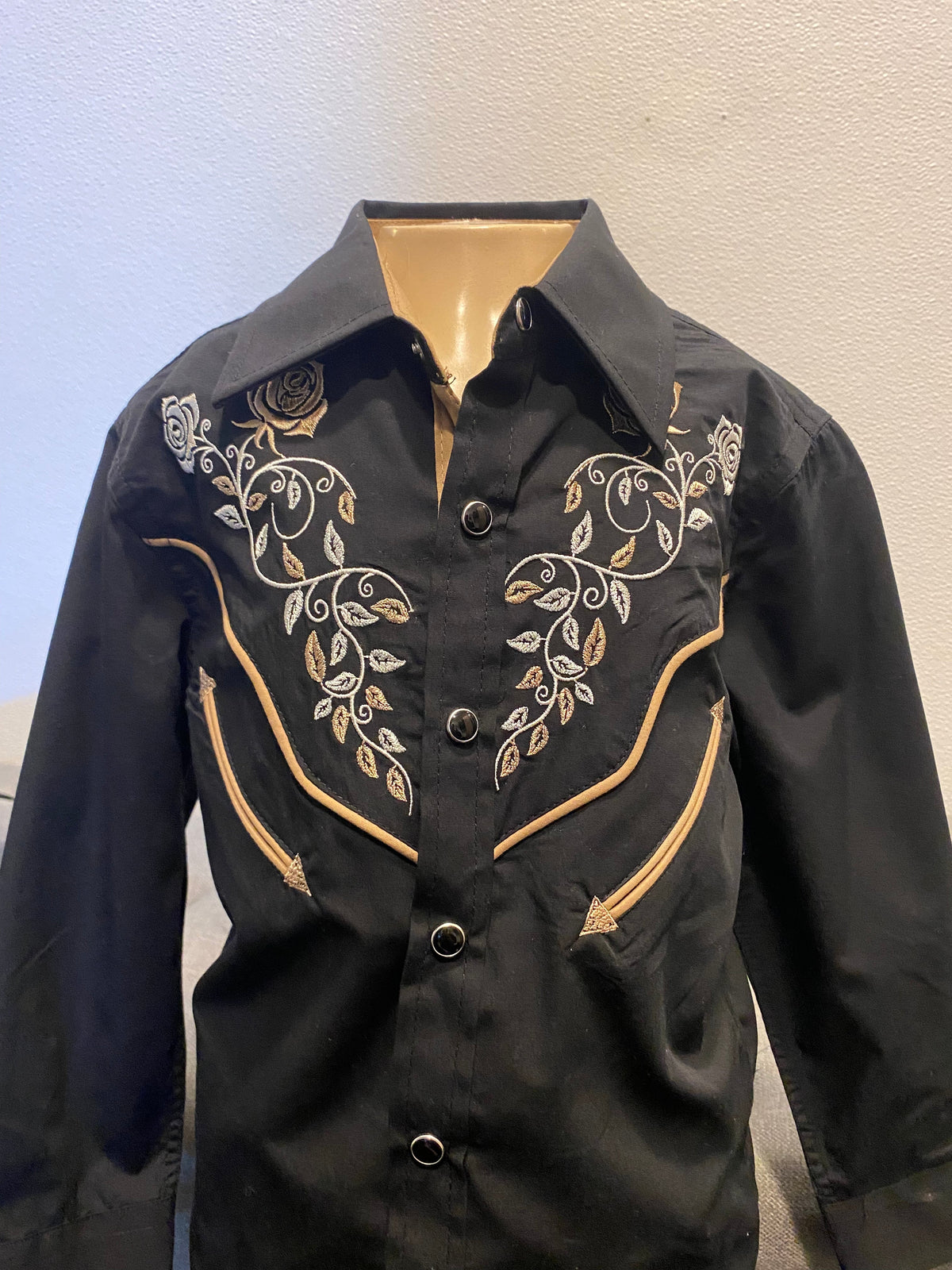 Azriel Vaquero Black Shirt
