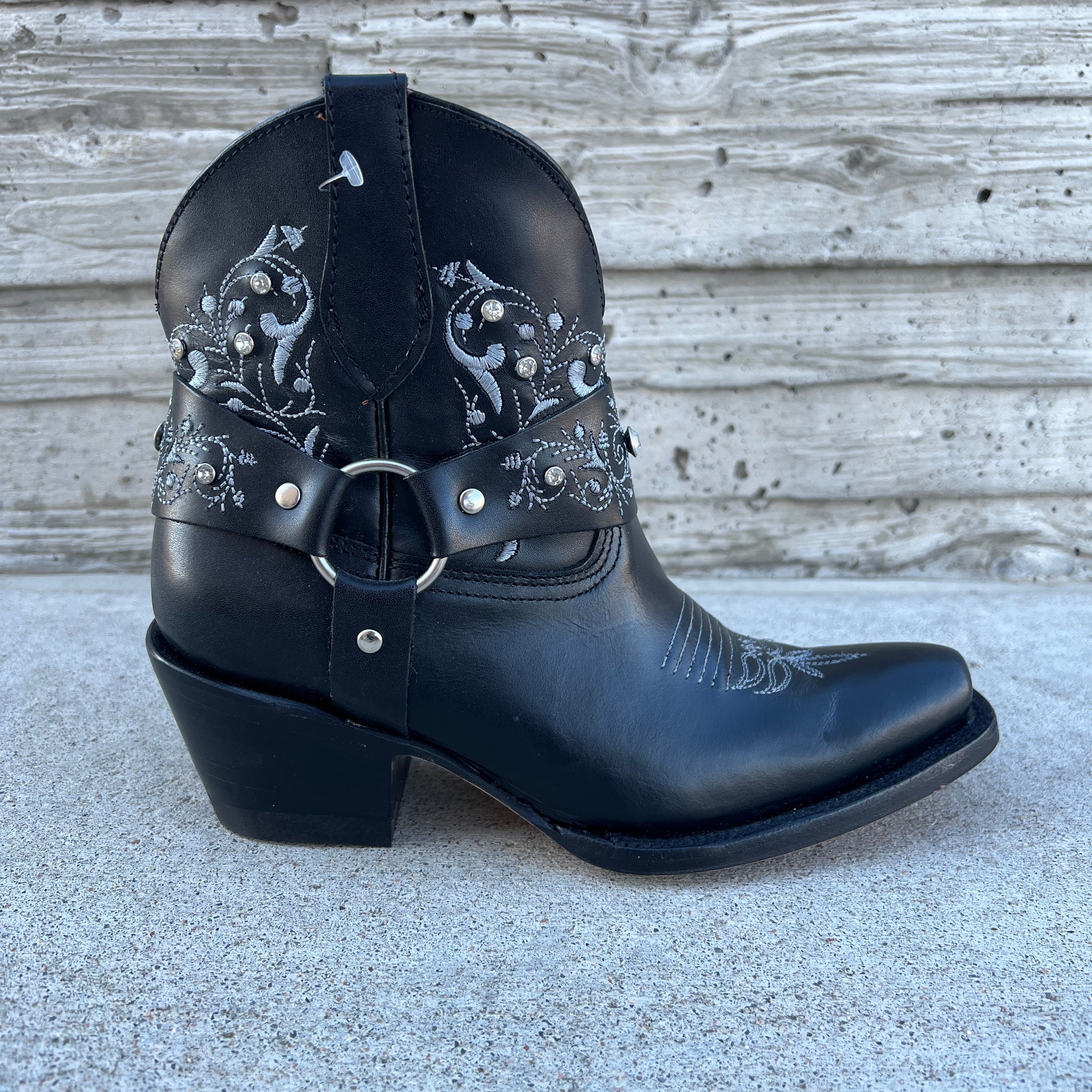 Women's Artillero Embroiderd Ankle Boots European Toe Black
