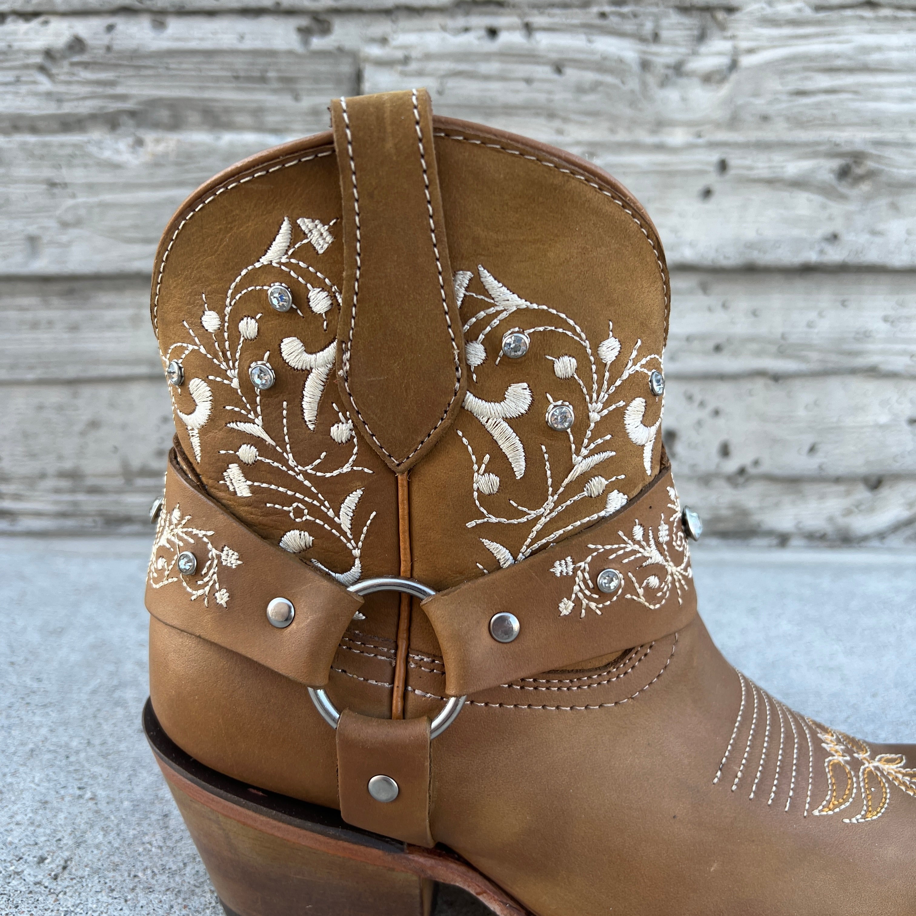 Women's Artillero Embroiderd Ankle Boots European Toe