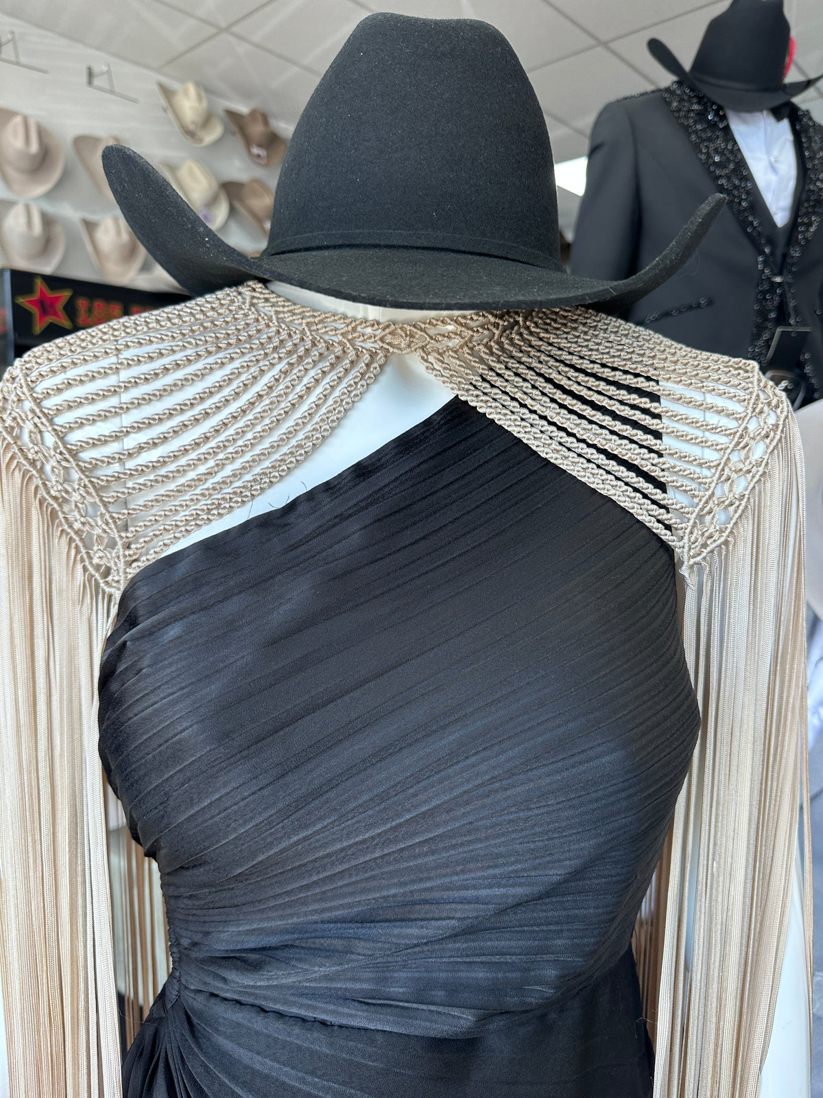 ALICIA MACRAME CAPE
