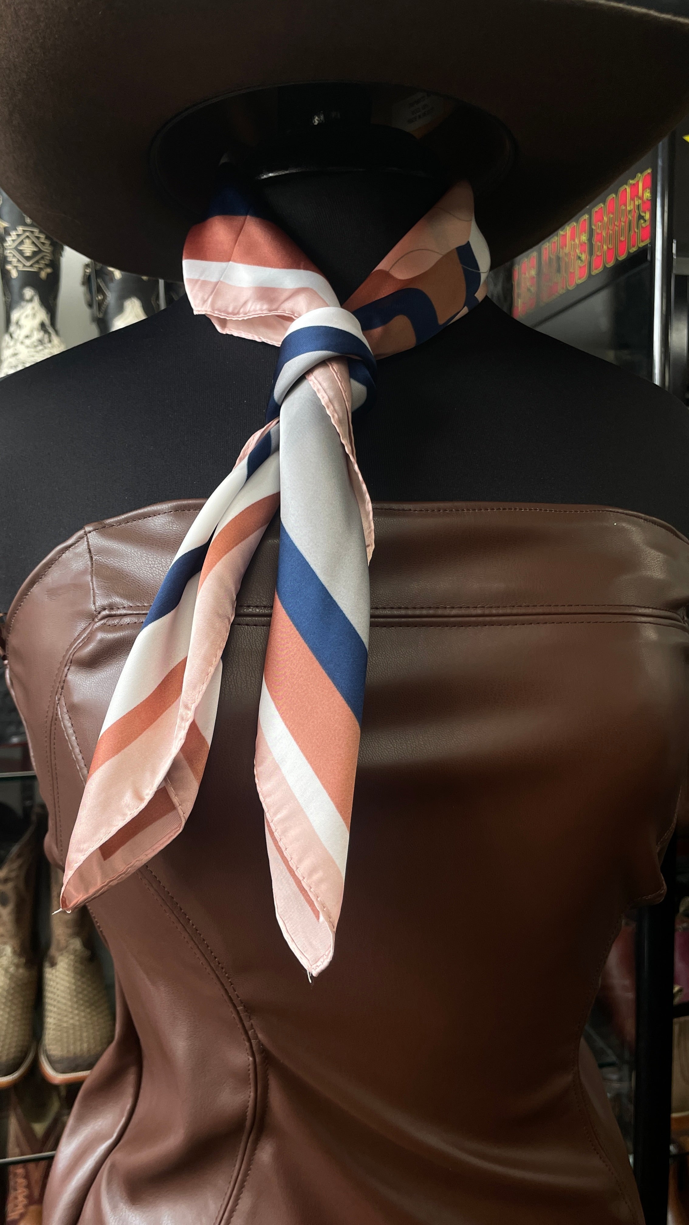 Mar Scarfs