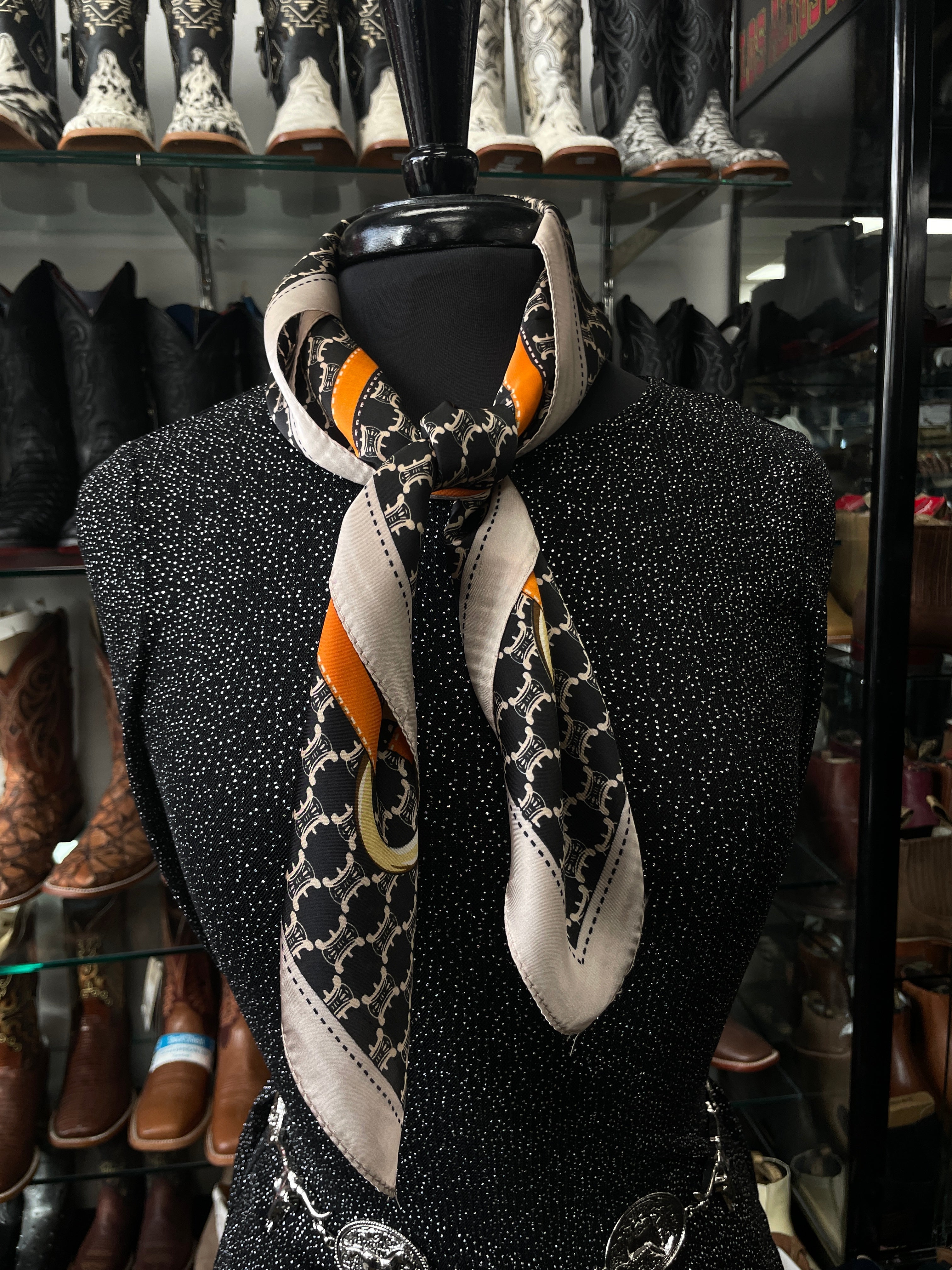 Mar Scarfs
