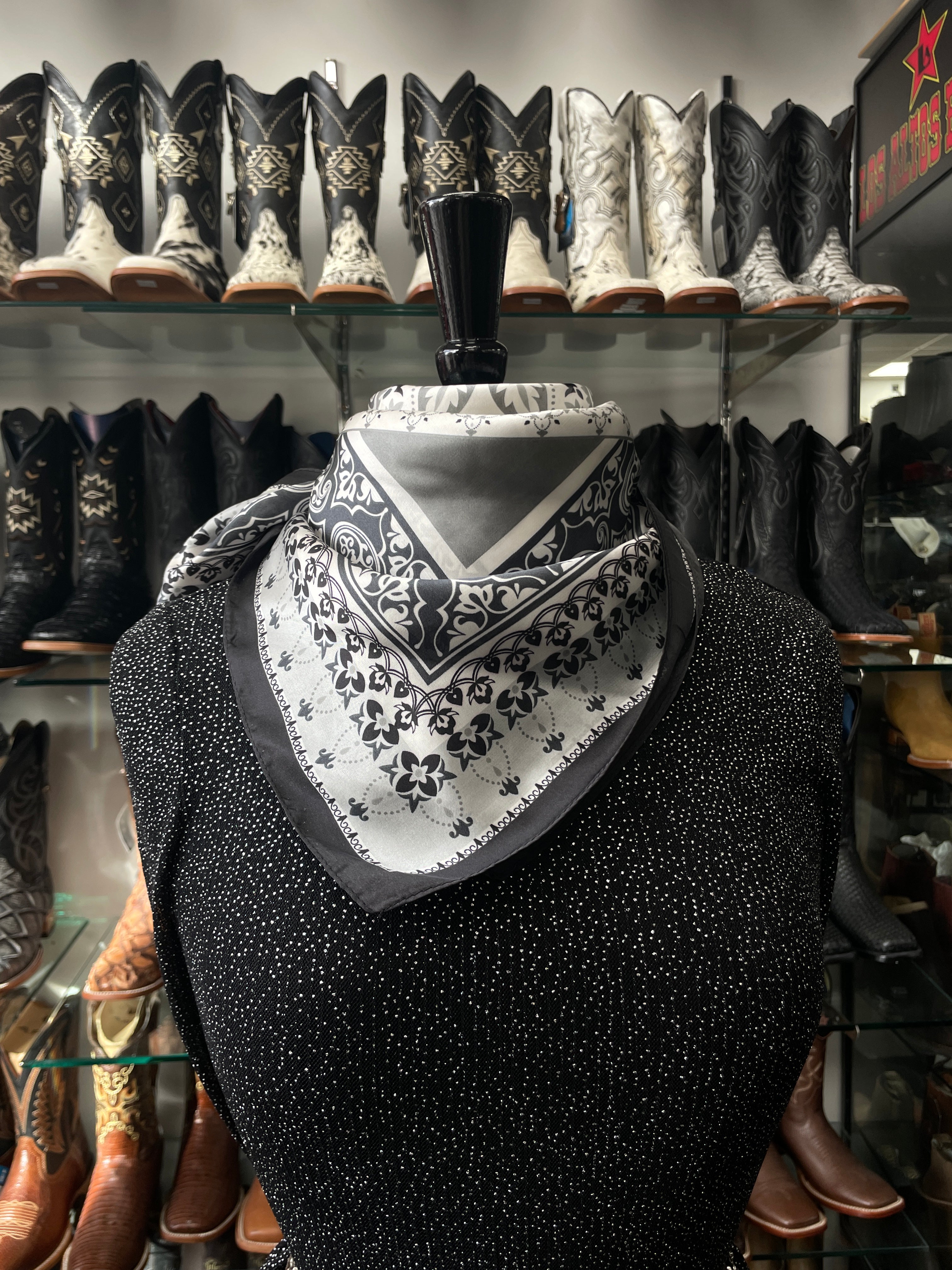 Mar Scarfs