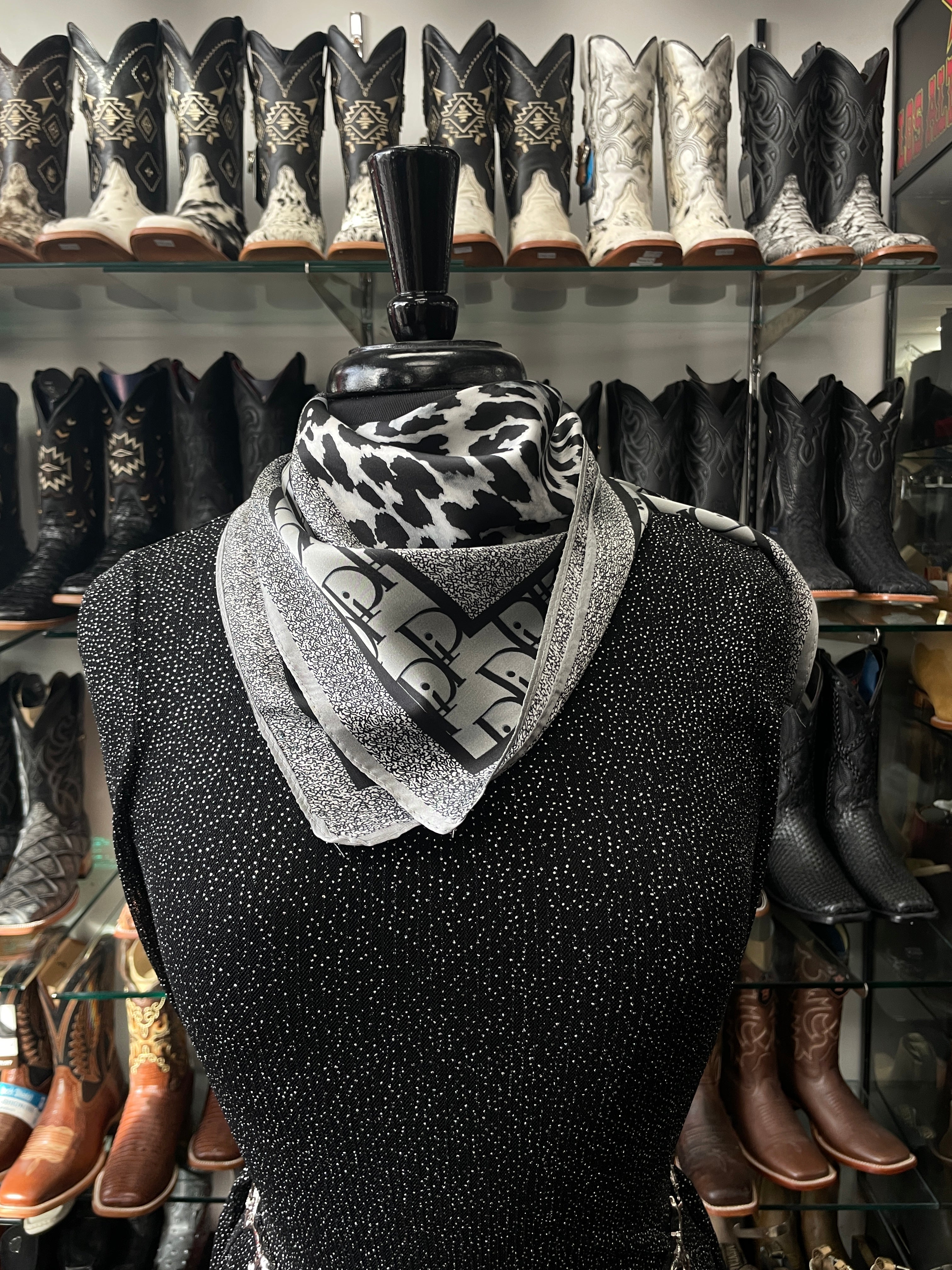 Mar Scarfs